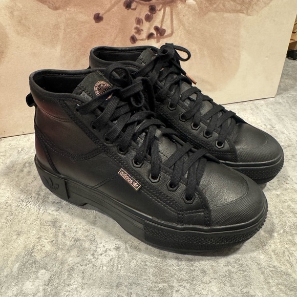 adidas Nizza Trek Sneakers Women's Size 7 Black Rose Gold Platform Leather - Picture 1 of 9